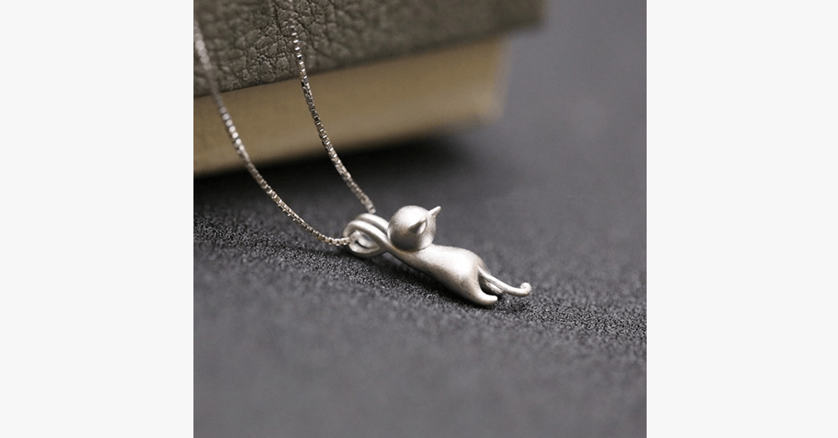 Climbing Cat Pendant – Made Especially For Pet Lovers – Simple Yet Absolutely Unique