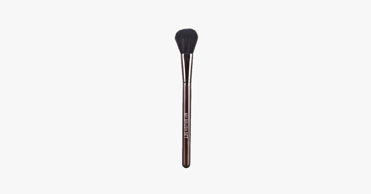 Blush Brush – Because Rosy Cheeks Never Go Out of Fashion