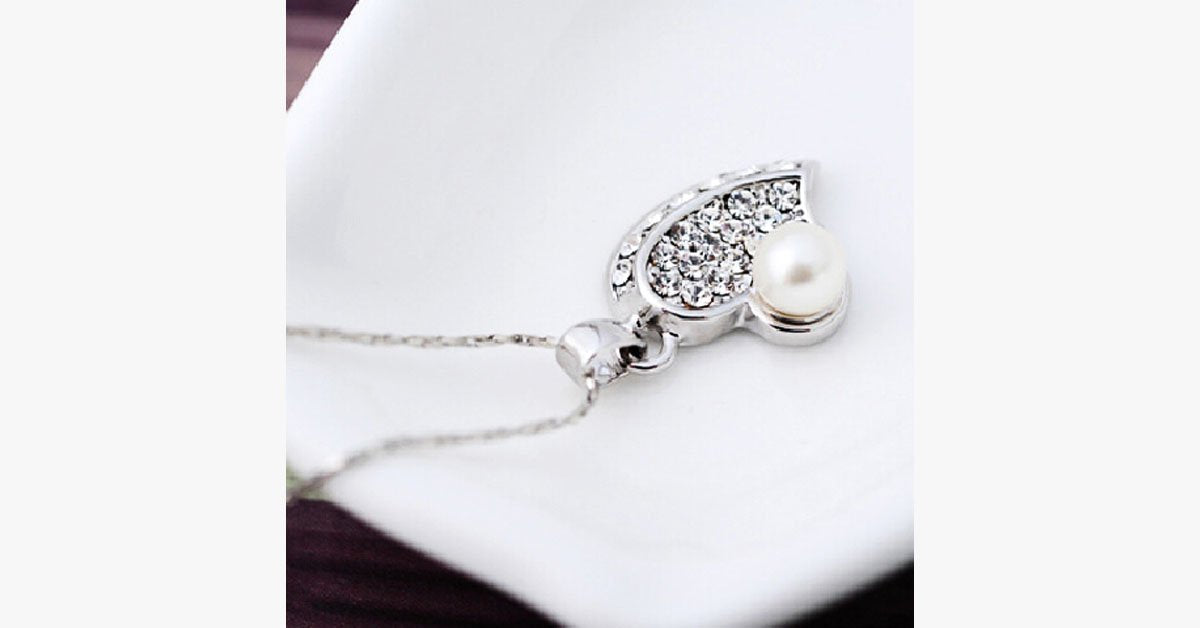 Pure and Fresh Pearl Heart Pendant