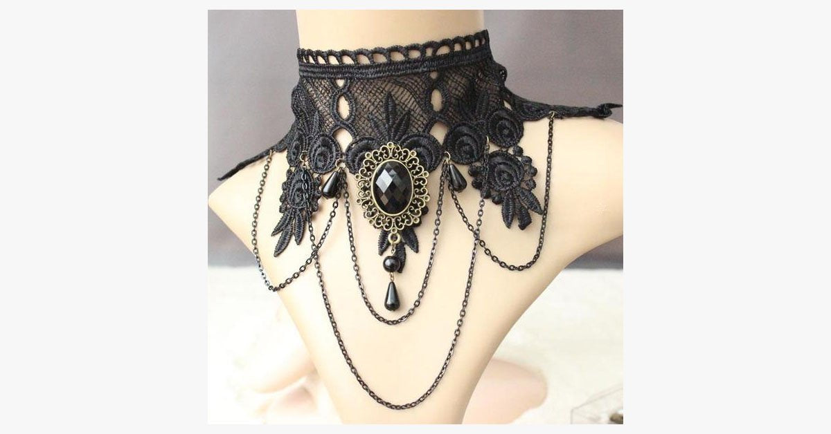 Enchanting Lace Choker