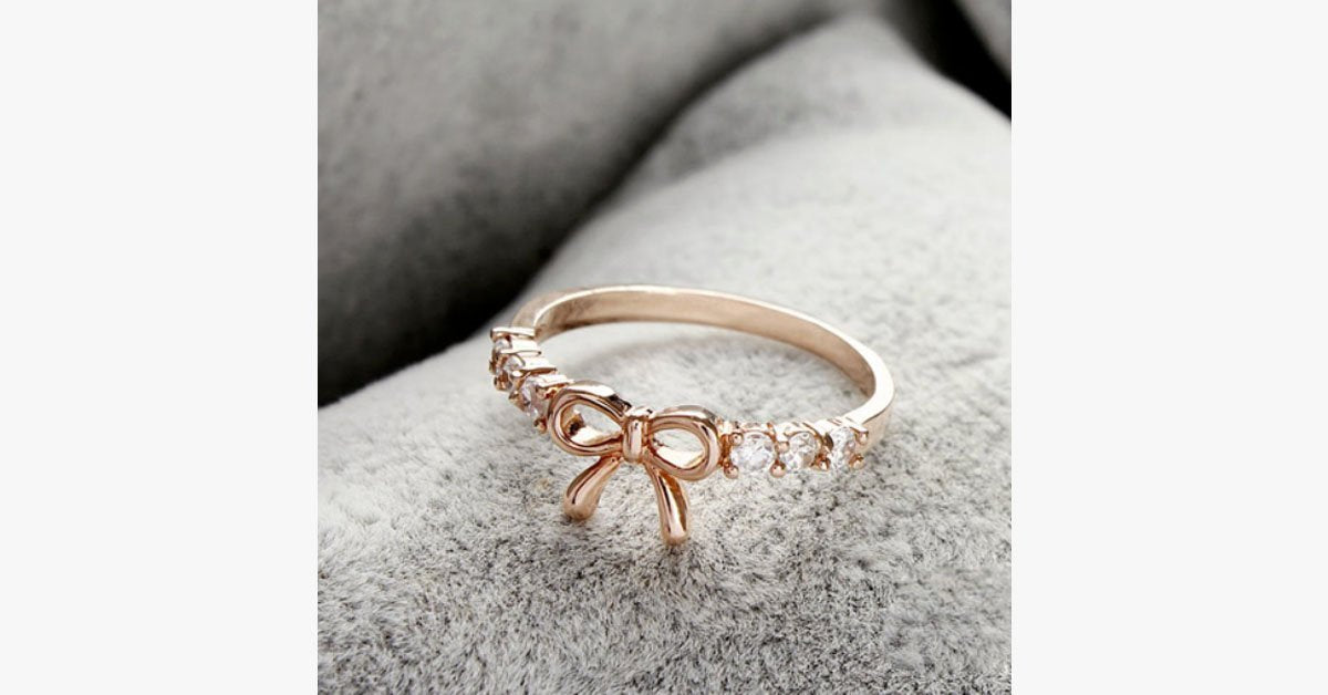 Rhinestone Bow Midi Ring