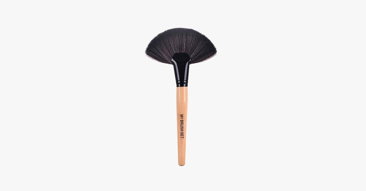 Big Fan Makeup Brush - Single Soft Brush for Face Powder, Foundation & Blush