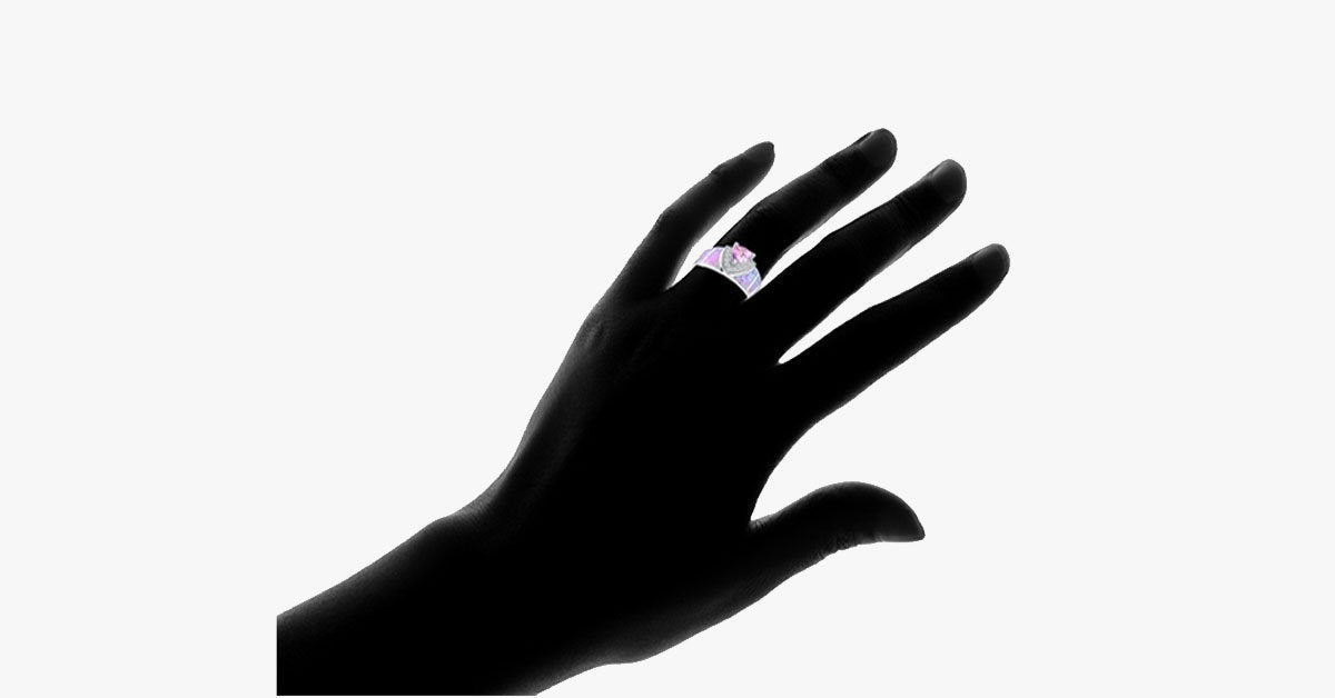 Unisex Trillion-Cut Shimmery Ring
